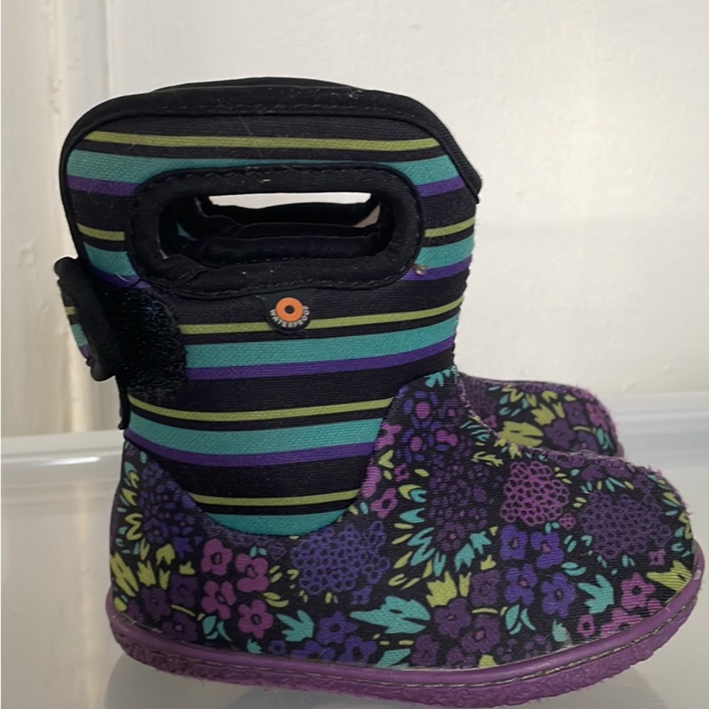 Boggs size 6 toddler